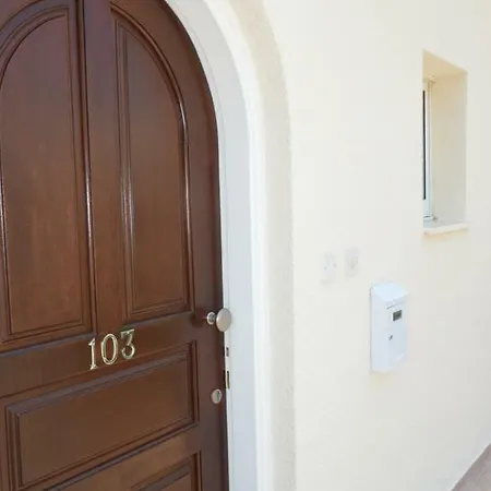 Apartment In Kato Pafos & 10 Min To Venus Beach Exterior photo
