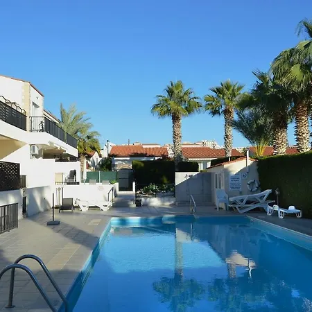 Apartment In Kato Pafos & 10 Min To Venus Beach Exterior photo