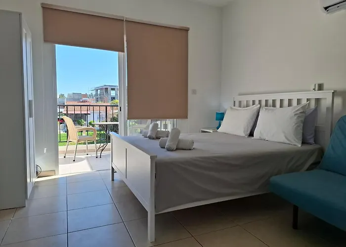 Apartment In Kato Pafos & 10 Min To Venus Beach