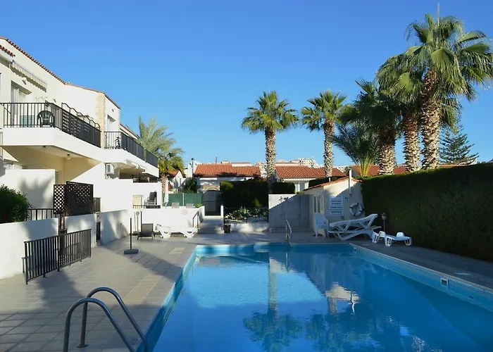 Apartment In Kato Pafos & 10 Min To Venus Beach